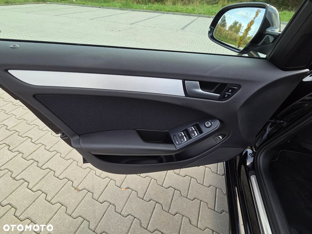 Audi A4 Avant 2.0 TDI DPF quattro S tronic S line Sportpaket - 24