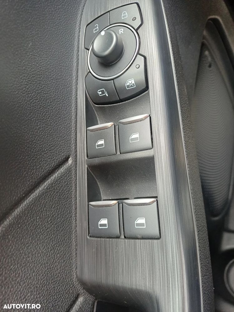 FORD Kuga 2023 — imagine 15