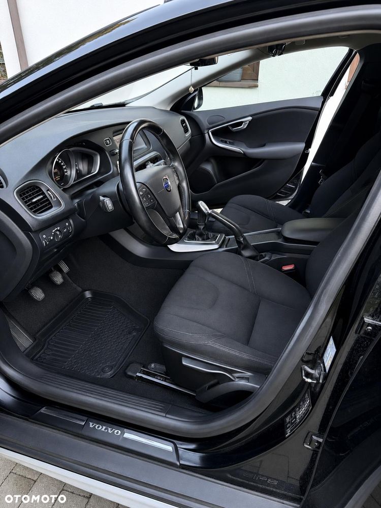 Volvo V40 Cross Country - 8