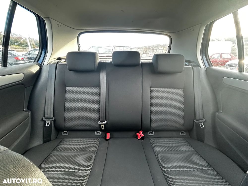 Volkswagen Golf - 17