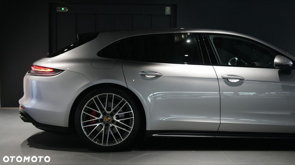 Porsche Panamera GTS Sport Turismo - 9
