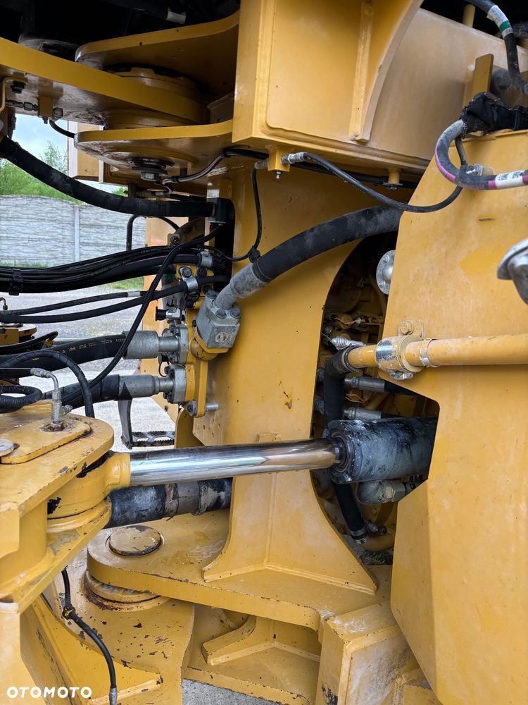 Caterpillar CAT 980M rok 2018 waga 30ton , łyżka 6m3 - 15