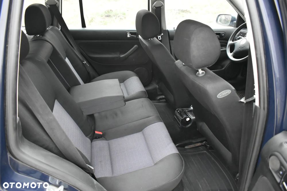 Volkswagen Golf - 11