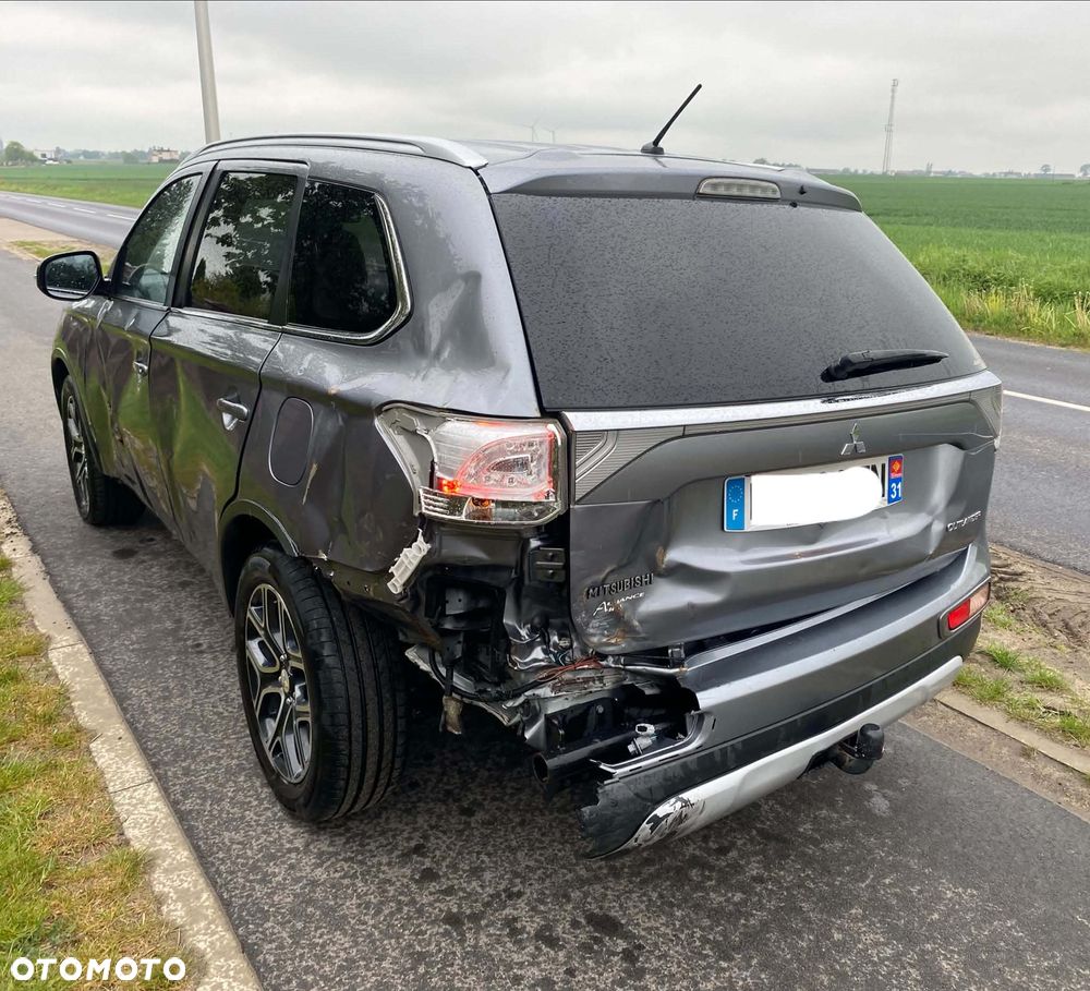 Mitsubishi Outlander - 6
