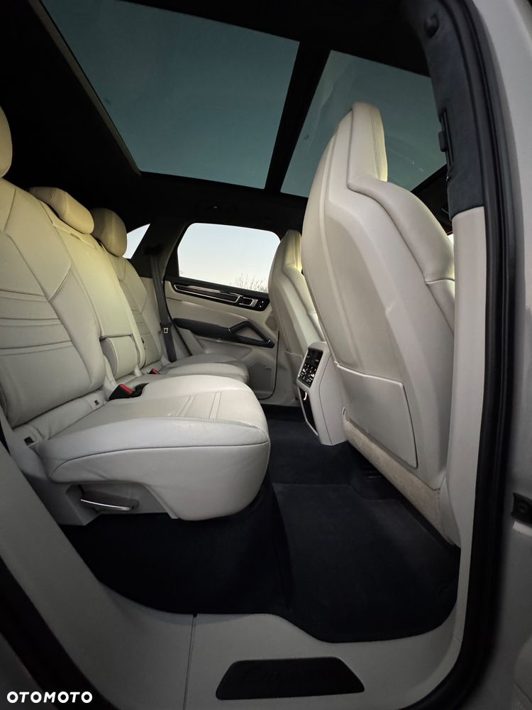 Porsche Cayenne GTS Tiptronic S - 32