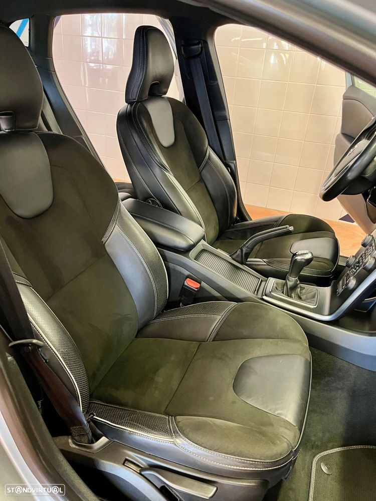 Volvo V40 2.0 D2 R-Design Momentum - 23