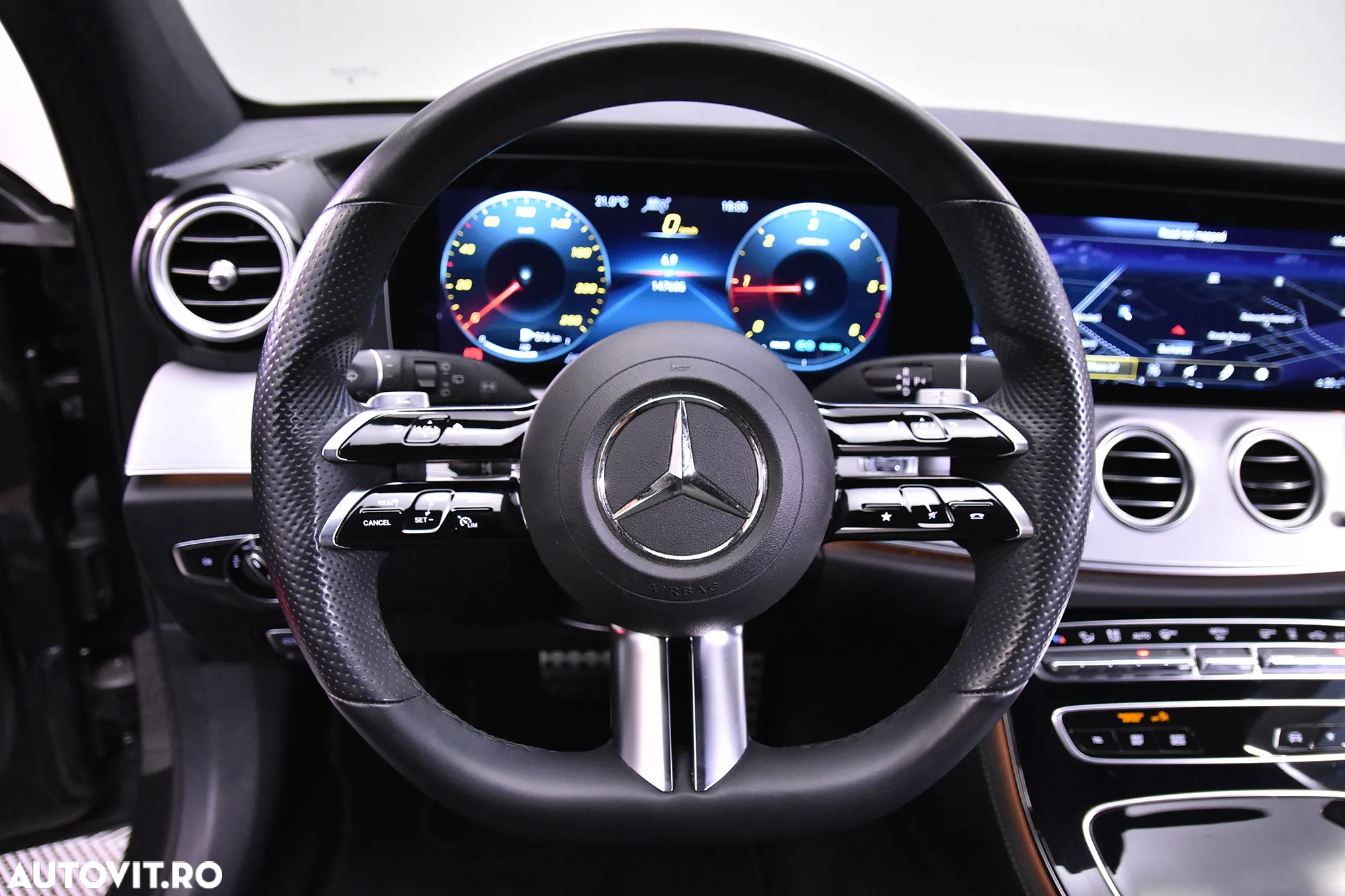 Mercedes-Benz E - 16