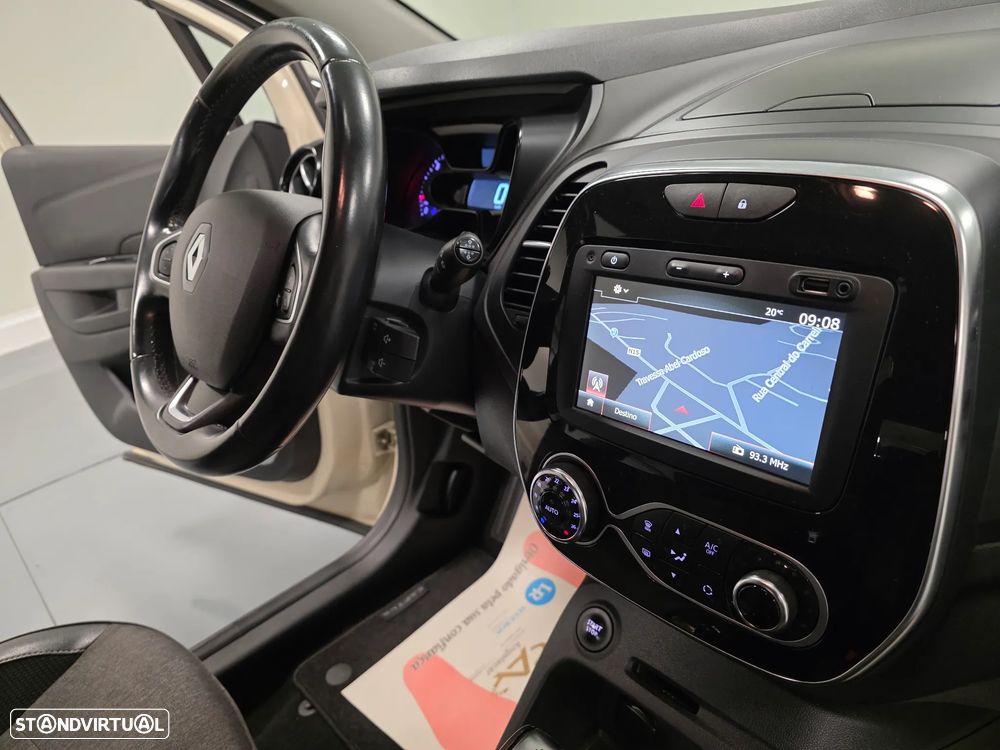 Renault Captur 1.5 dCi Exclusive EDC - 47