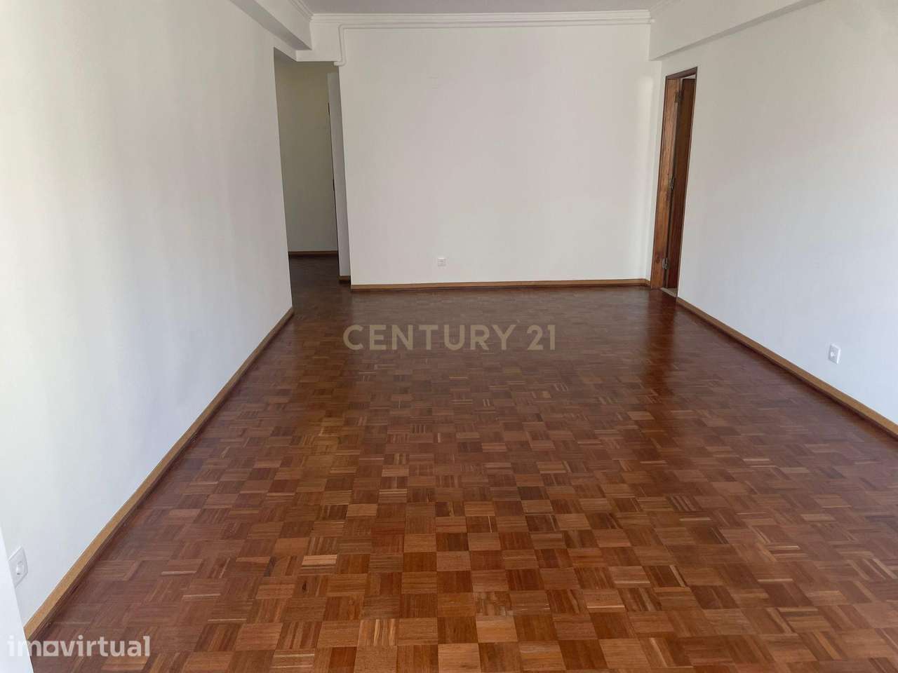 Apartamento T2 Remodelado | 95 m² | Benfica – Rua Maria Lalande - Grande imagem: 5/18