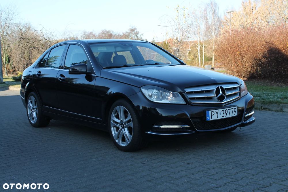 Mercedes-Benz Klasa C 180 CDI DPF (BlueEFFICIENCY) 7G-TRONIC Avantgarde - 4