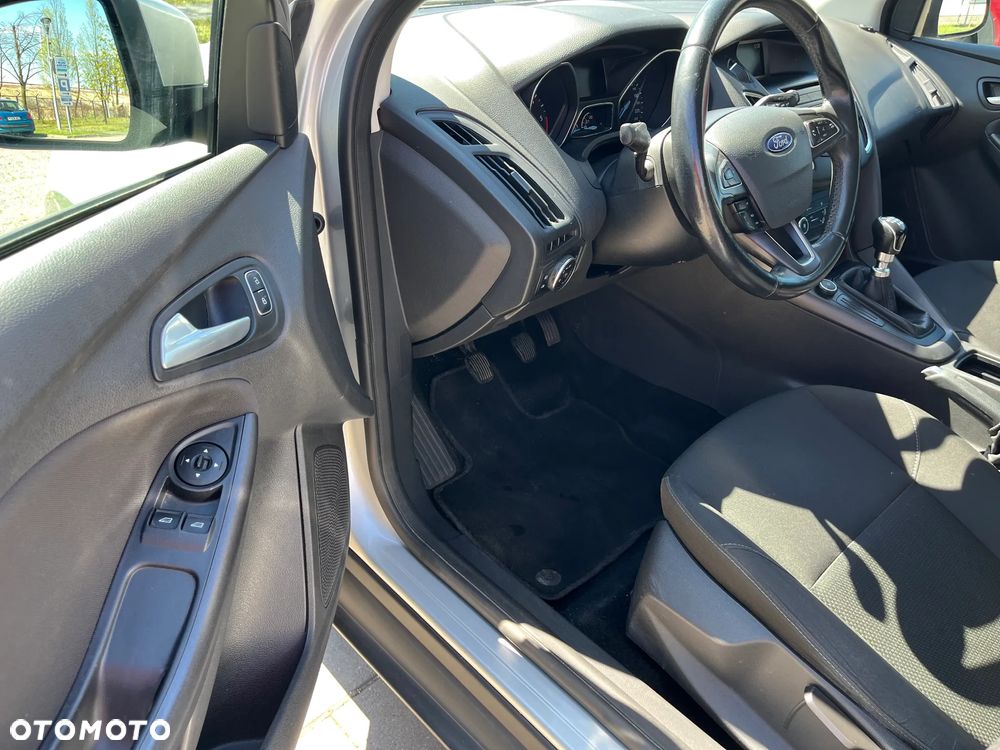 Ford Focus - 11