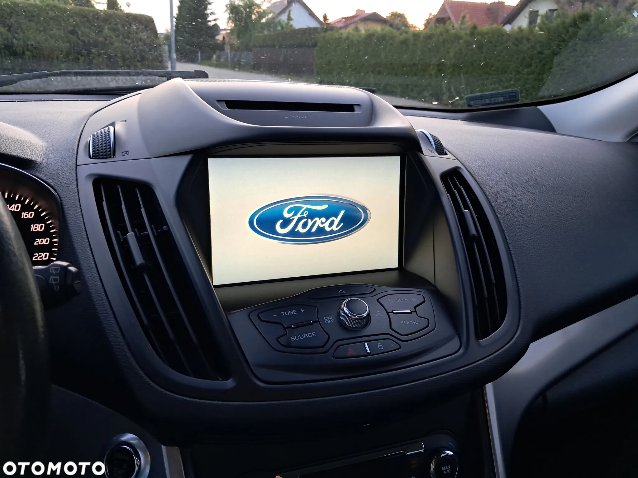 Ford Kuga 2.0 TDCi 2x4 Trend - 12