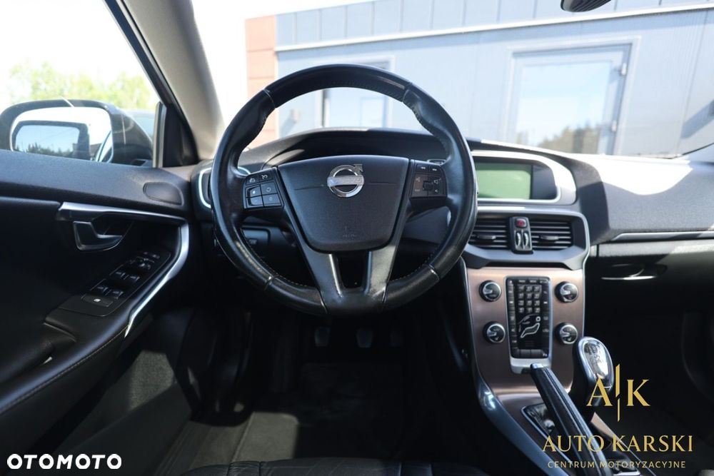 Volvo V40 Cross Country - 8