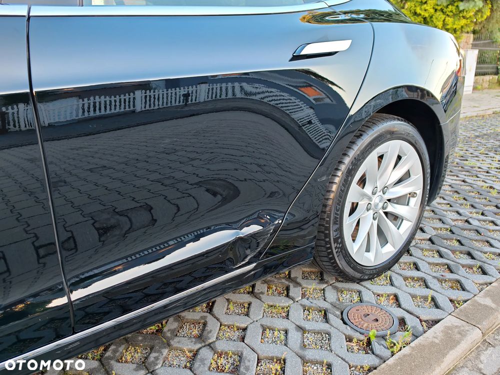 Tesla Model S - 14