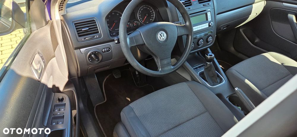 Volkswagen Golf - 25