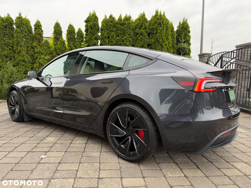 Tesla Model 3 AWD - 2