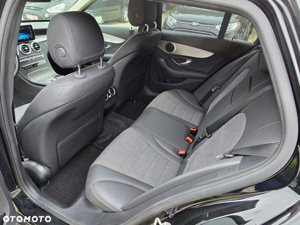 Mercedes-Benz Klasa C 300 de 9G-TRONIC - 24