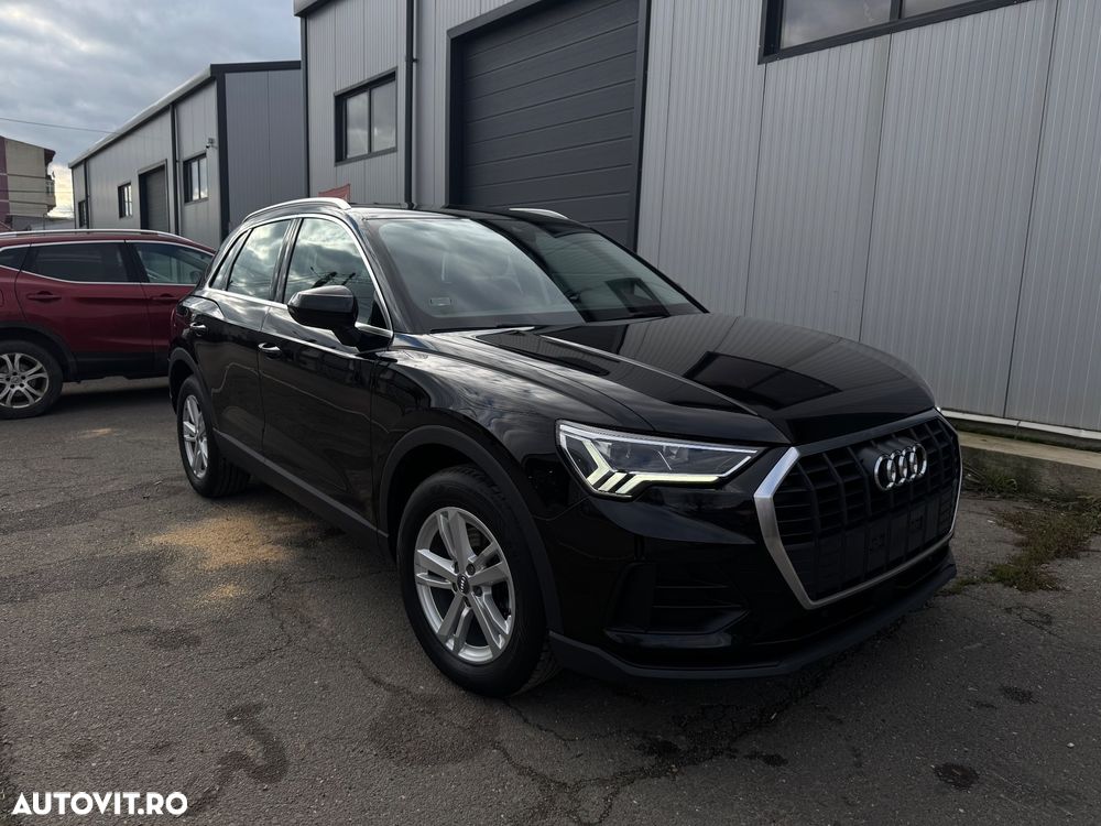 Audi Q3 35 TFSI S tronic - 1