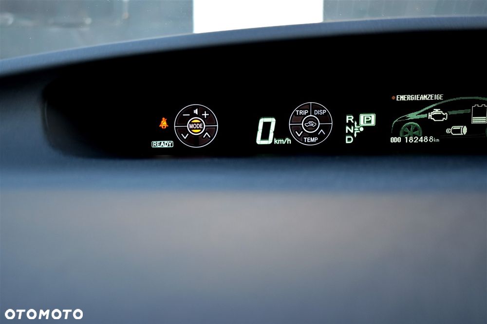 Toyota Prius (Hybrid) Executive - 33