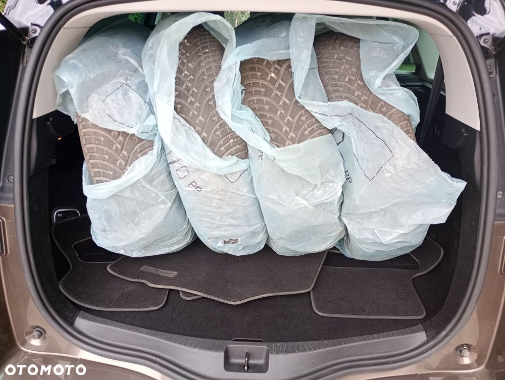 Renault Scenic - 8