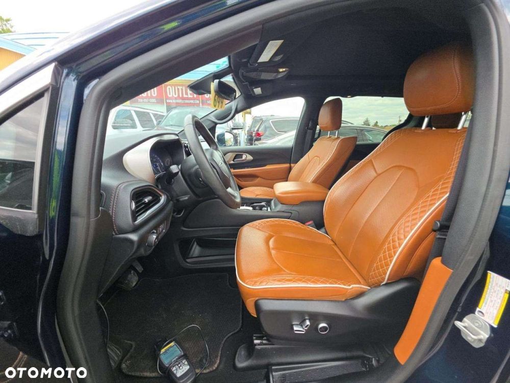 Chrysler Pacifica - 7