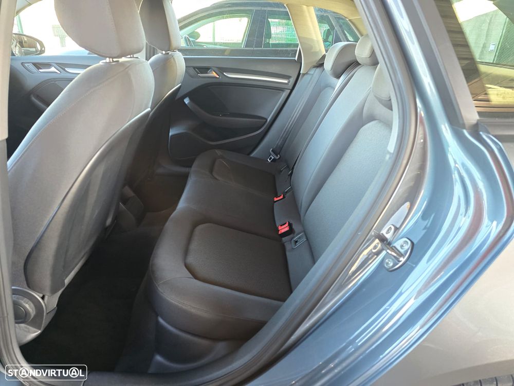 Audi A3 Sportback 30 TDI Design - 21
