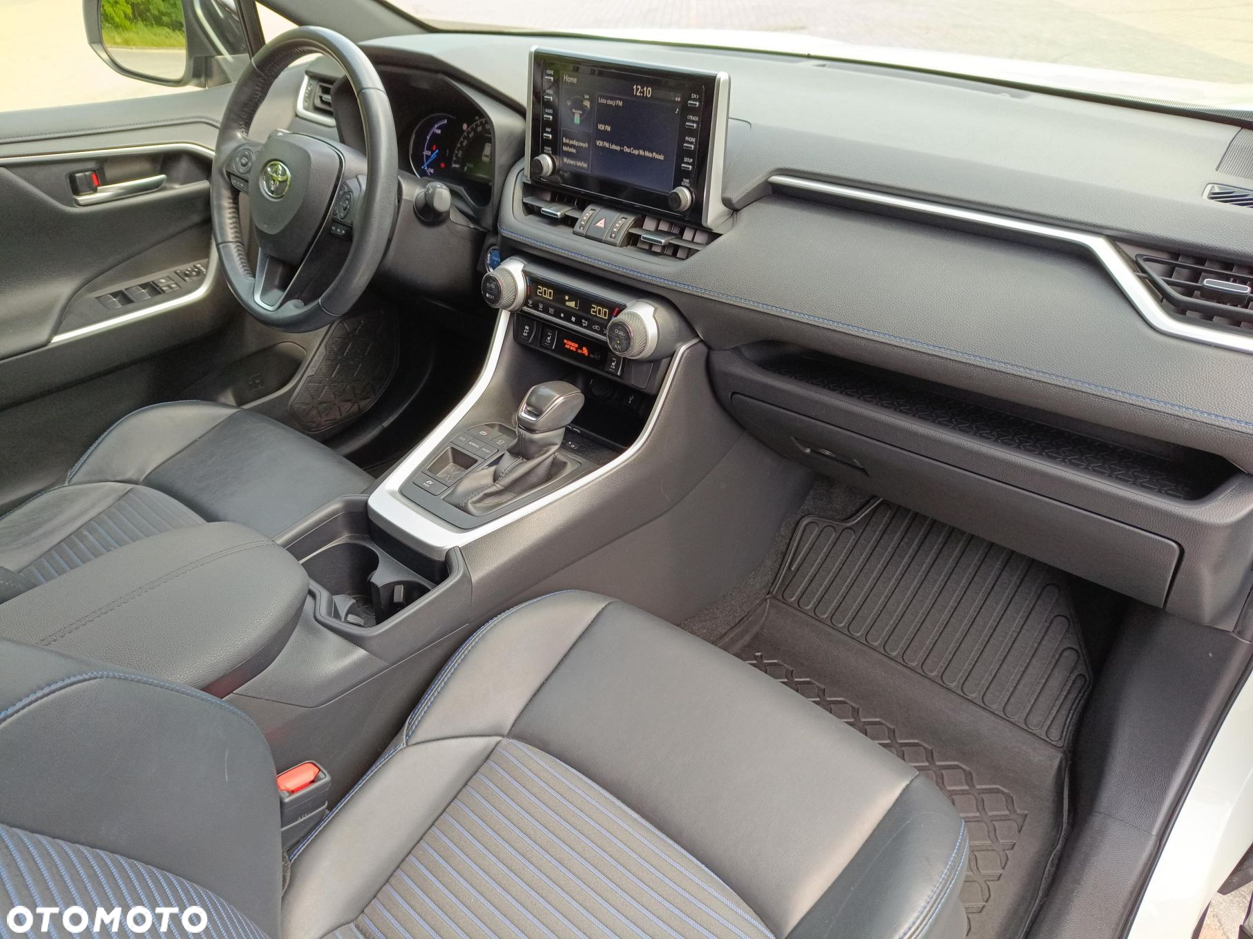 Toyota RAV4 - 13