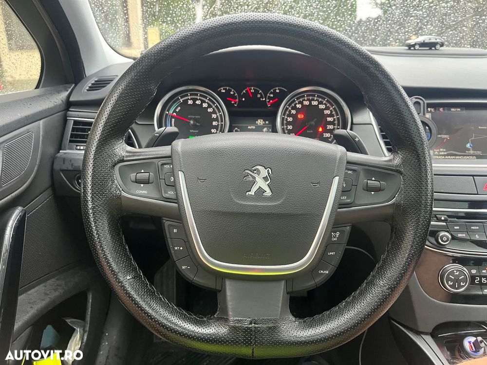 Peugeot 508 RXH Hybrid4 - 16
