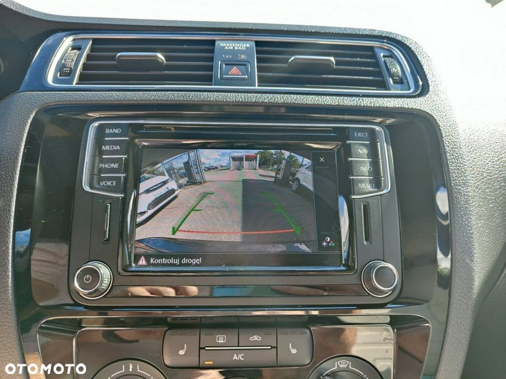 Volkswagen Jetta 1.8T SE - 22