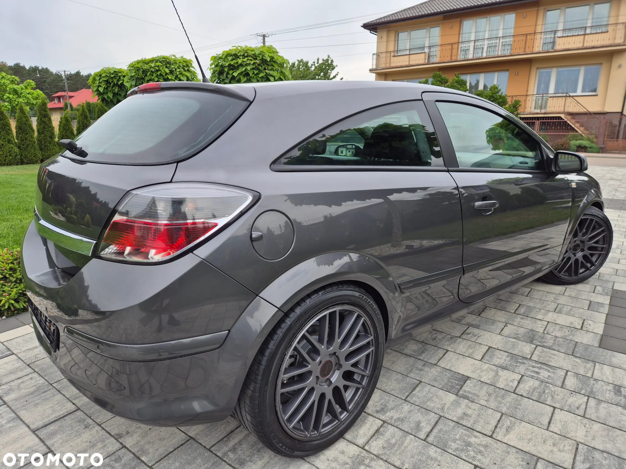 Opel Astra GTC 1.6 - 16