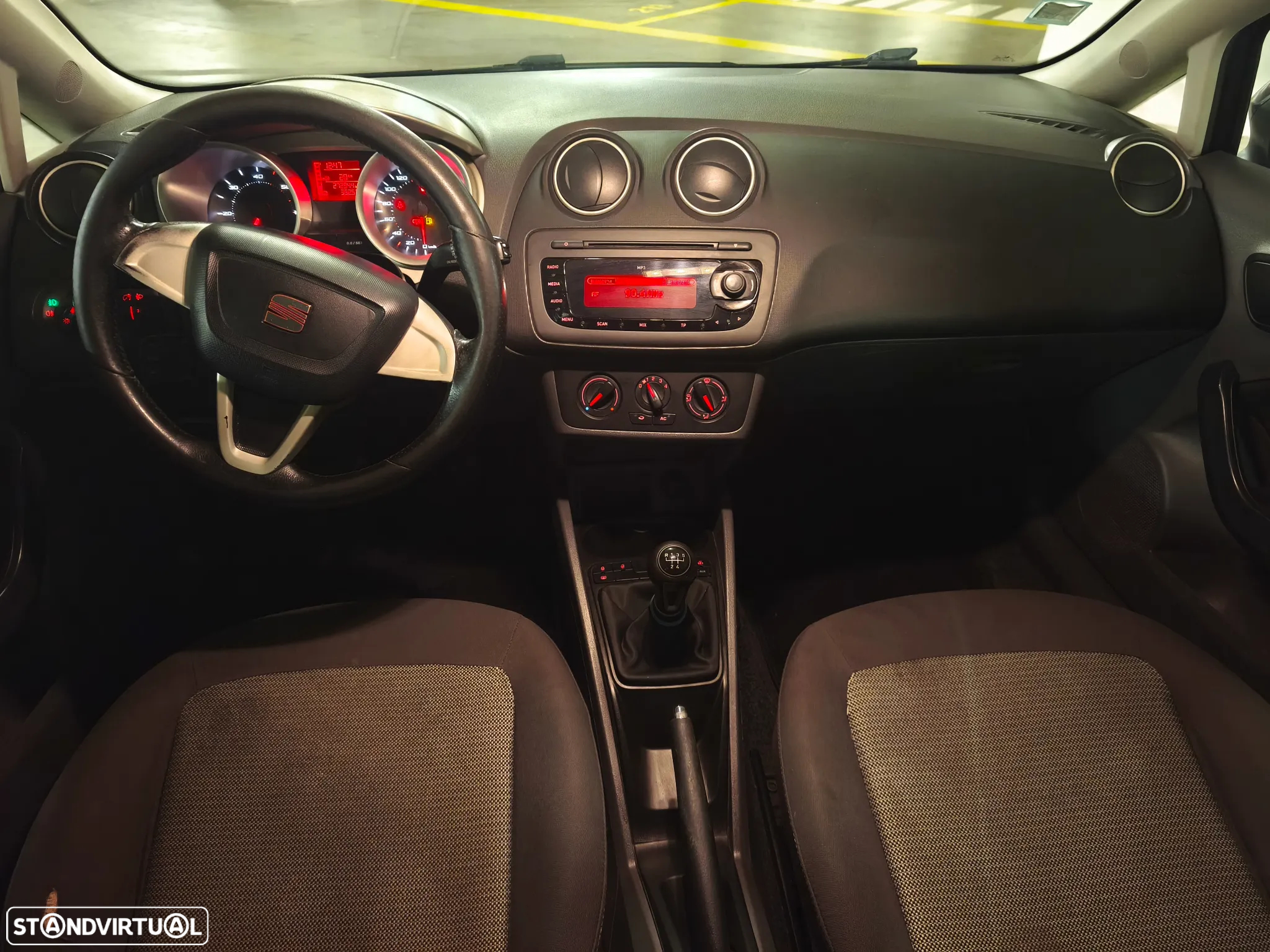 SEAT Ibiza 1.6 TDI Style DPF - 18