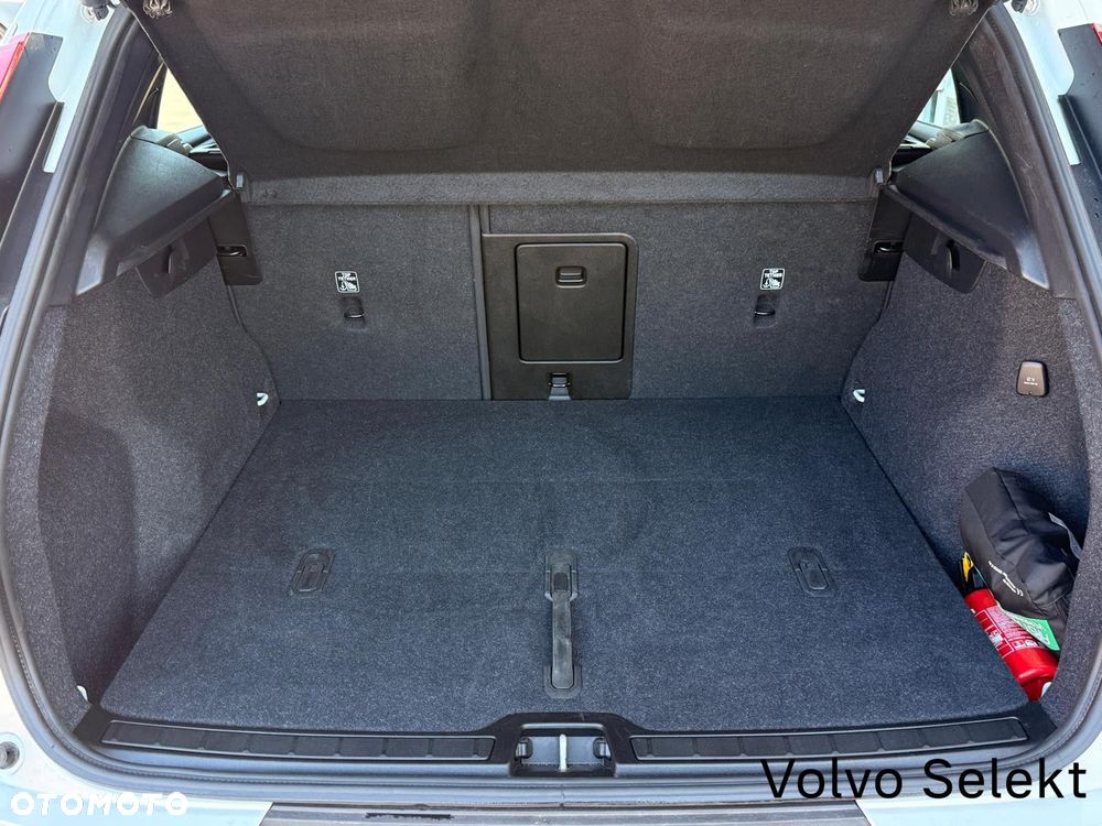 Volvo XC 40 B3 Plus Dark - 29
