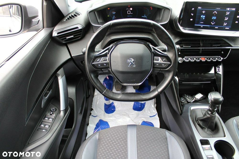 Peugeot 2008 - 11