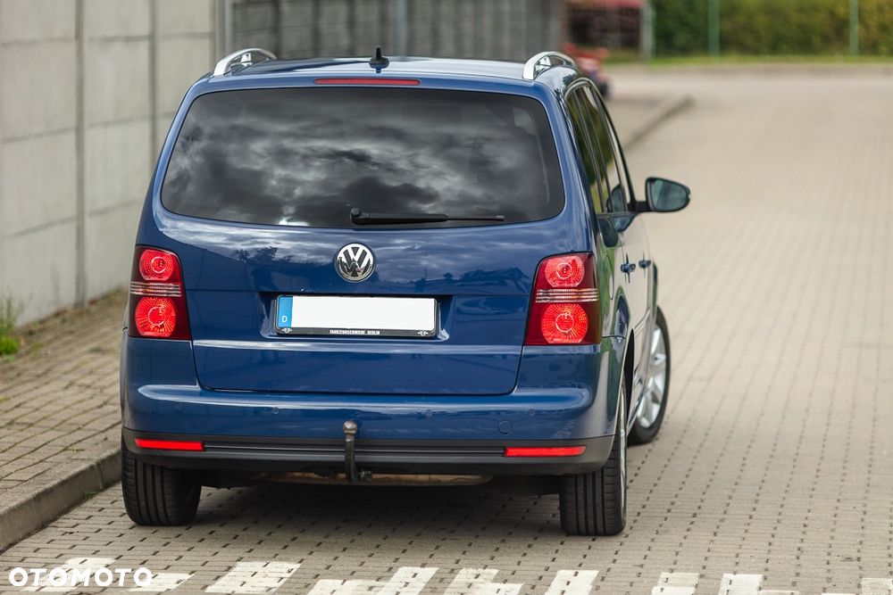 Volkswagen Touran 2.0 TDI DPF Highline - 15