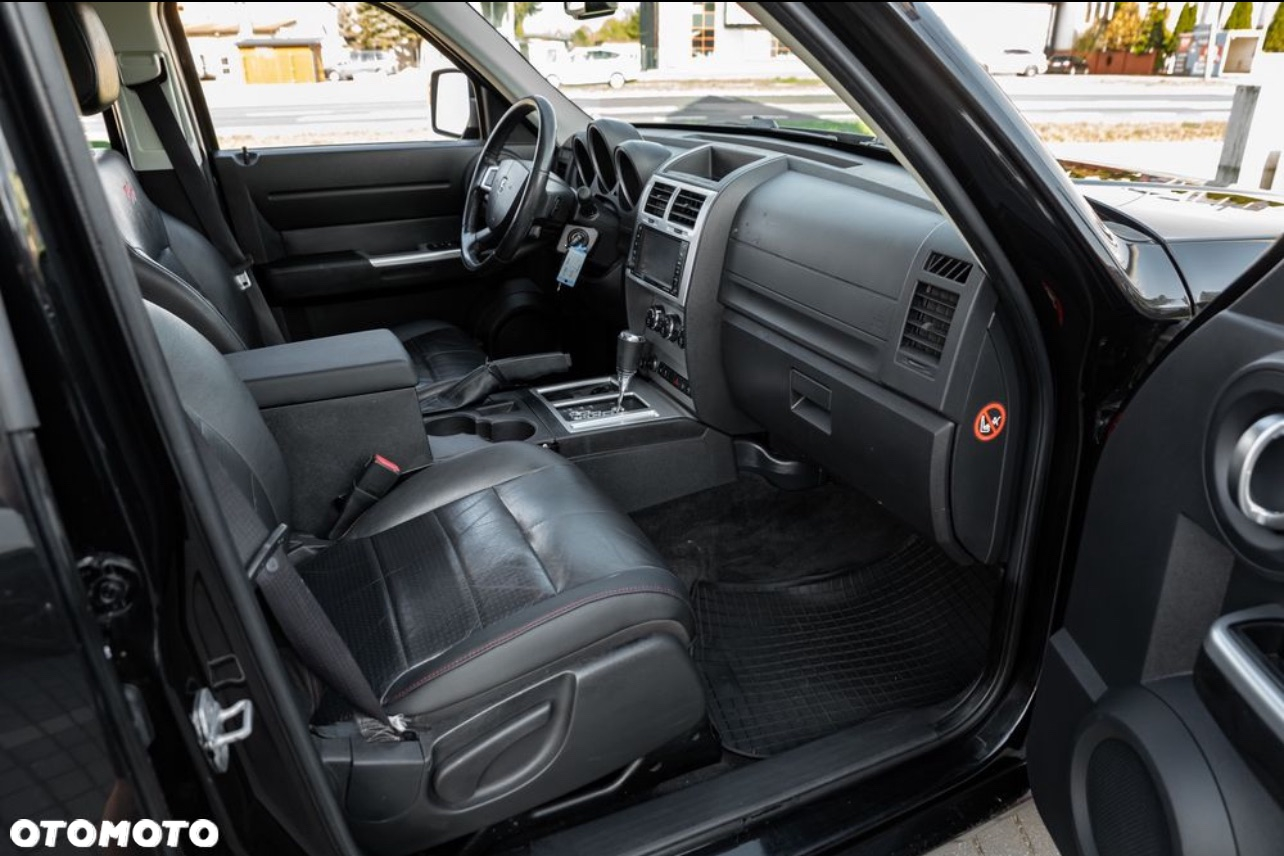 Dodge Nitro 4.0 V6 RT - 8