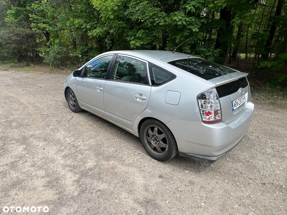 Toyota Prius - 3