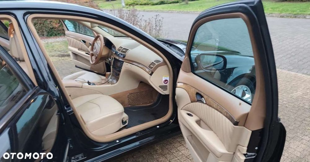 Mercedes-Benz Klasa E - 32