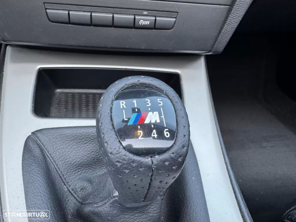 BMW 320 d Coupe Edição M - 32