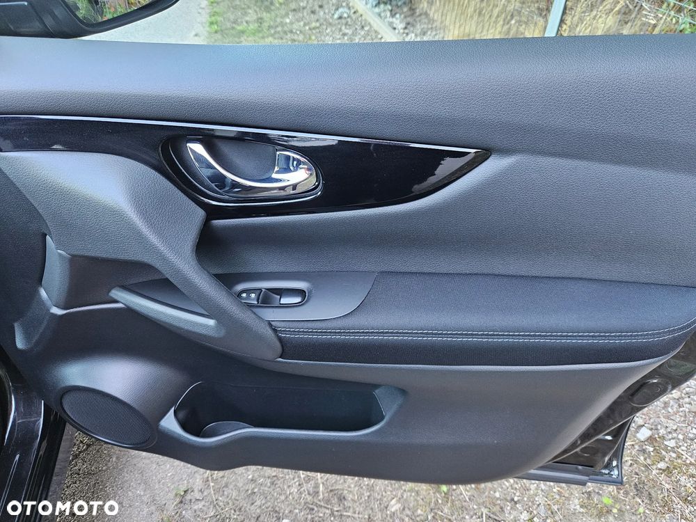 Nissan Qashqai 1.2 DIG-T N-Connecta - 33