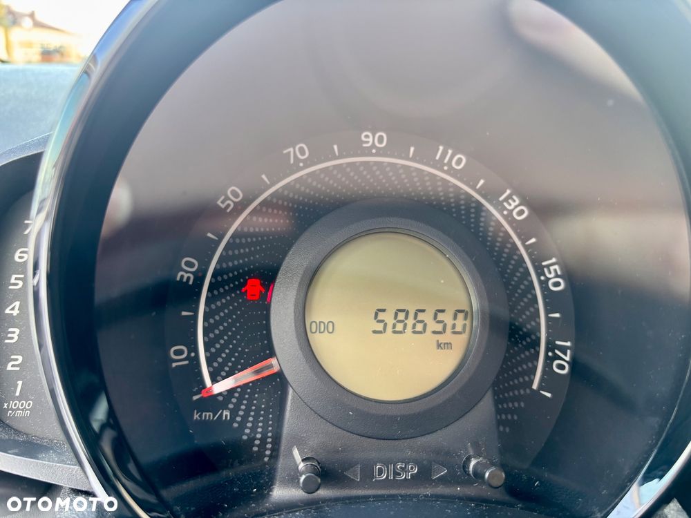 Toyota Aygo x-play - 9