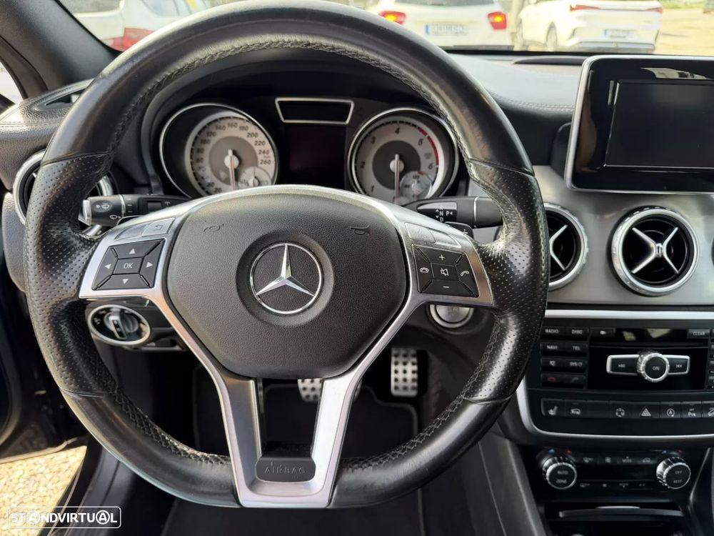 Mercedes-Benz GLA 220 d 4Matic 7G-DCT AMG Line - 14