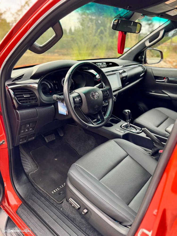 Toyota Hilux 2.4 D-4D 4WD Premium Edition - 5