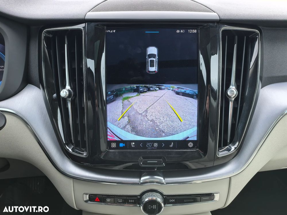 Volvo XC 60 T8 AWD Recharge Geartronic Inscription Expression - 17