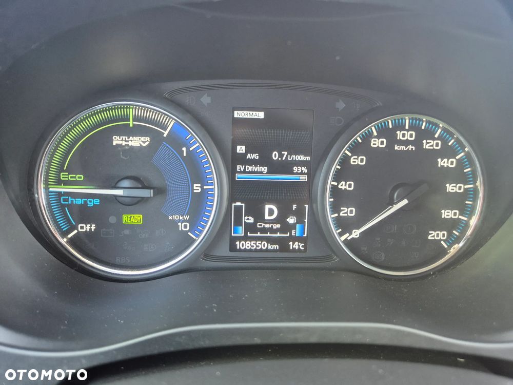 Mitsubishi Outlander - 18