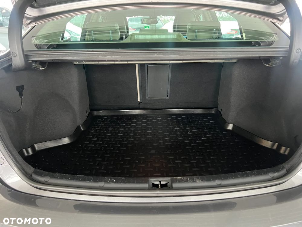 Toyota Avensis 2.0 Prestige NAVI MS - 14