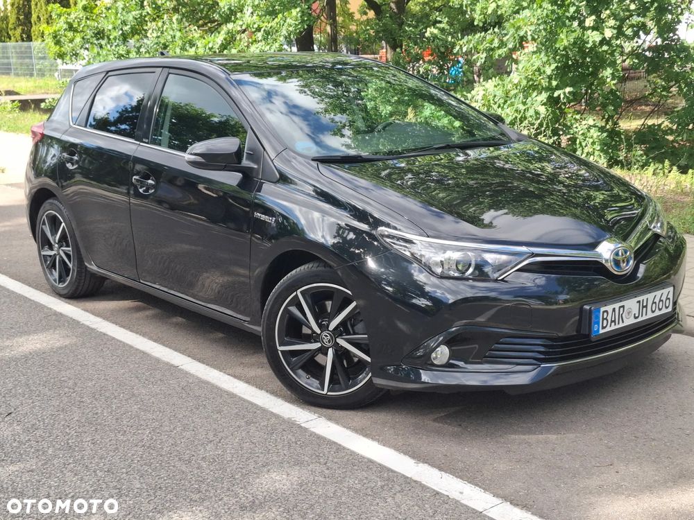 Toyota Auris - 1