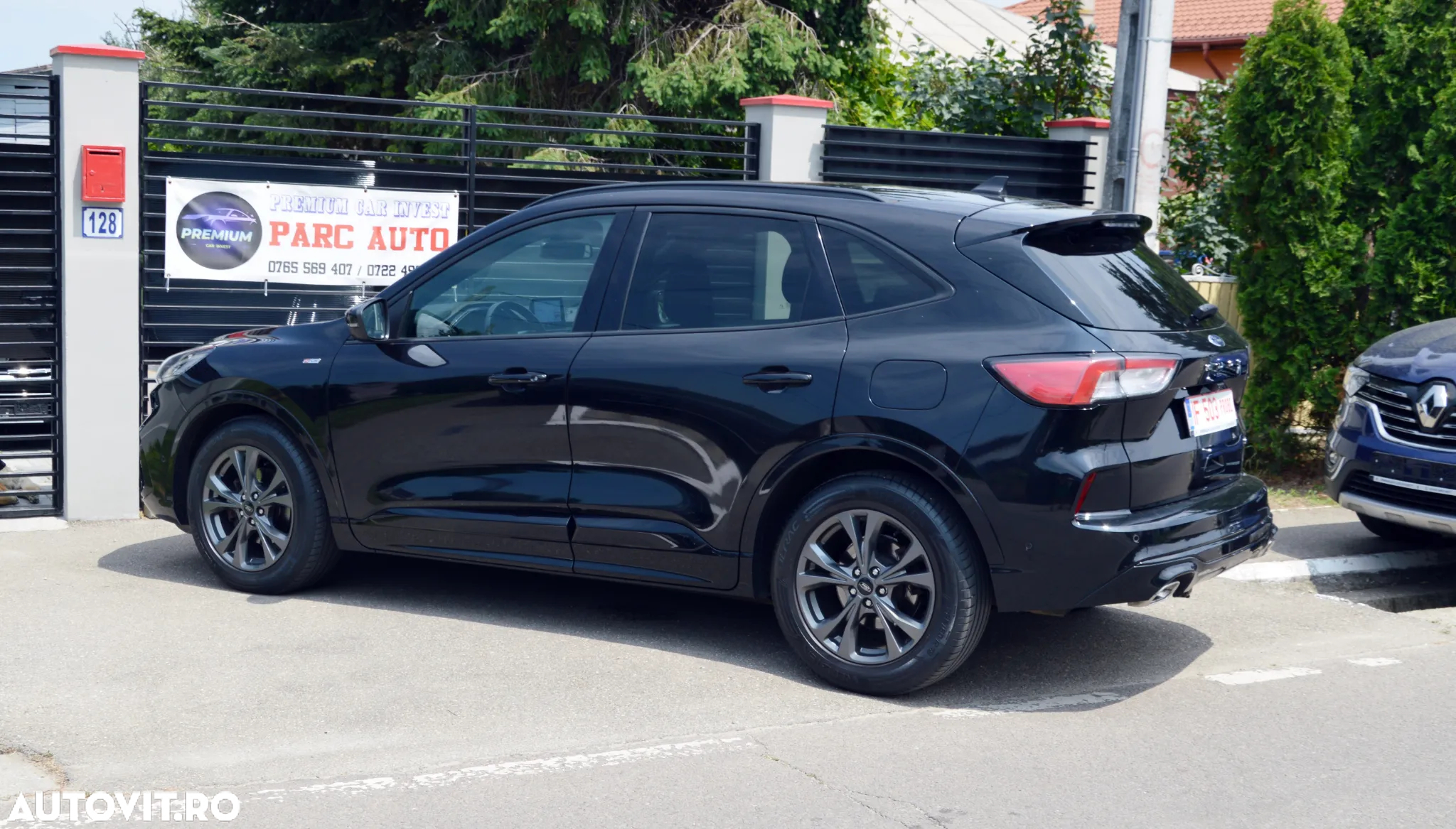 Ford Kuga 2.0 TDCi 2WD ST-Line - 38
