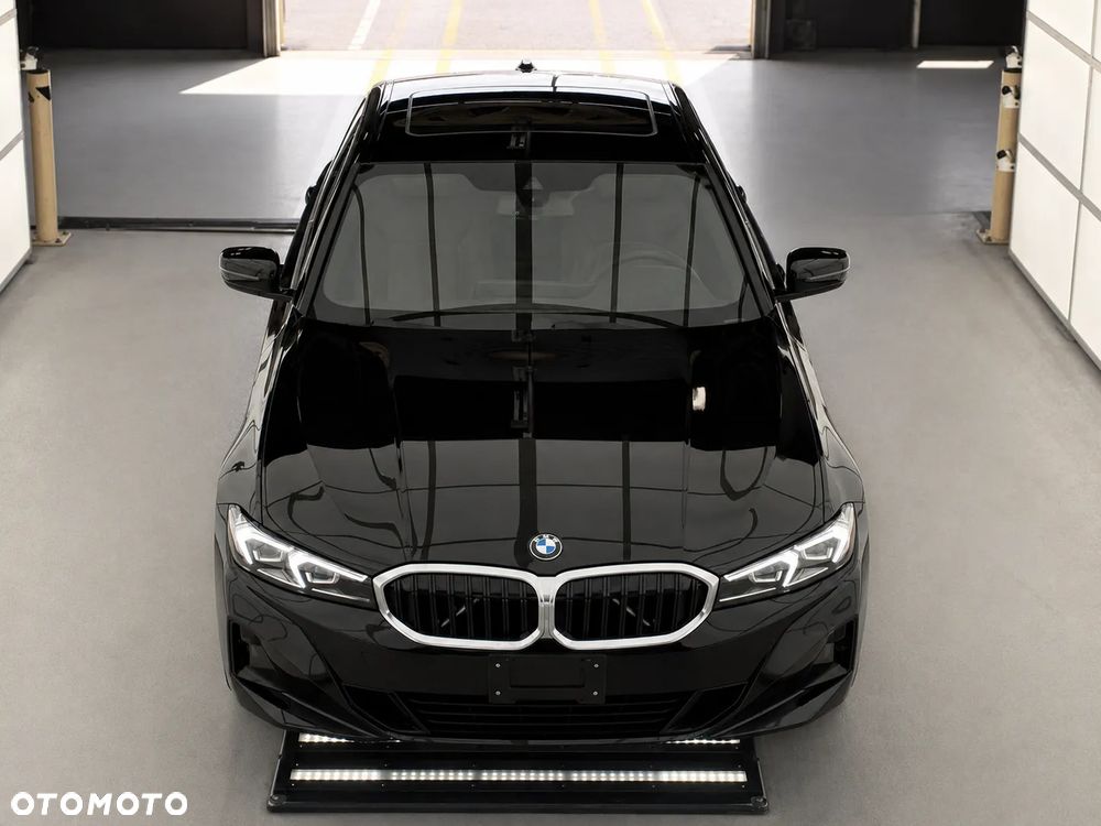 BMW Seria 3 330i xDrive M Sport - 3