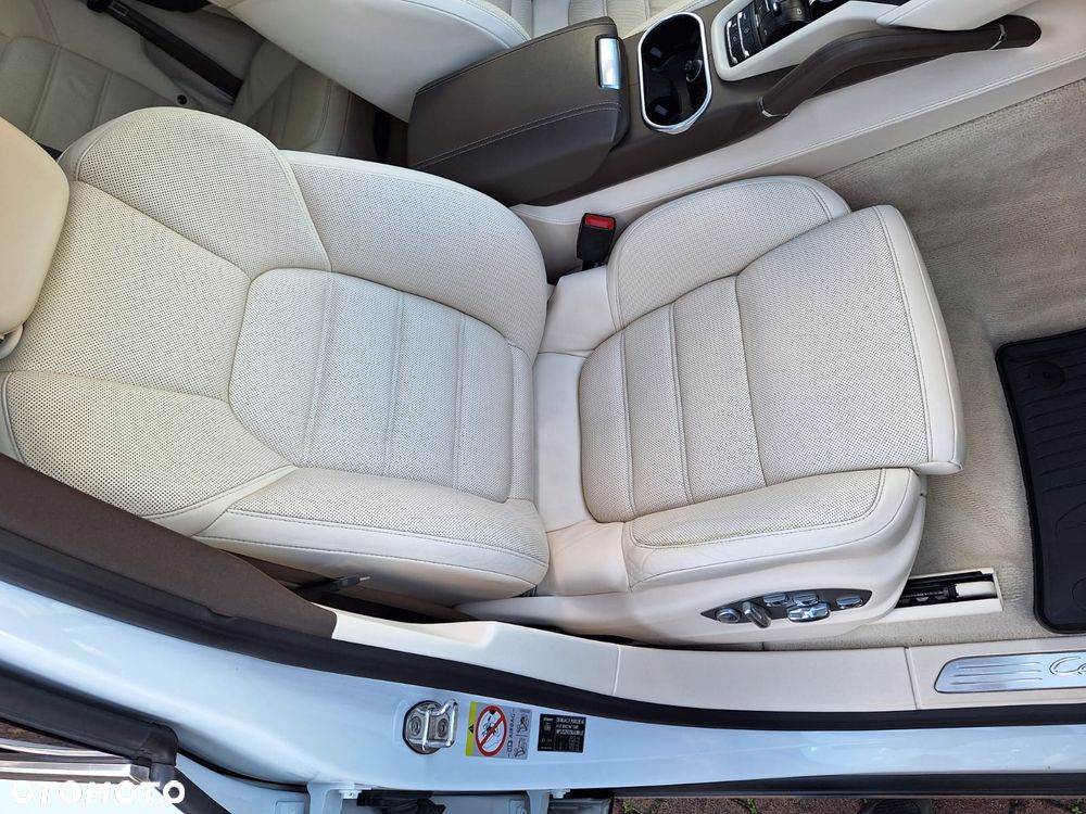 Porsche Cayenne - 11