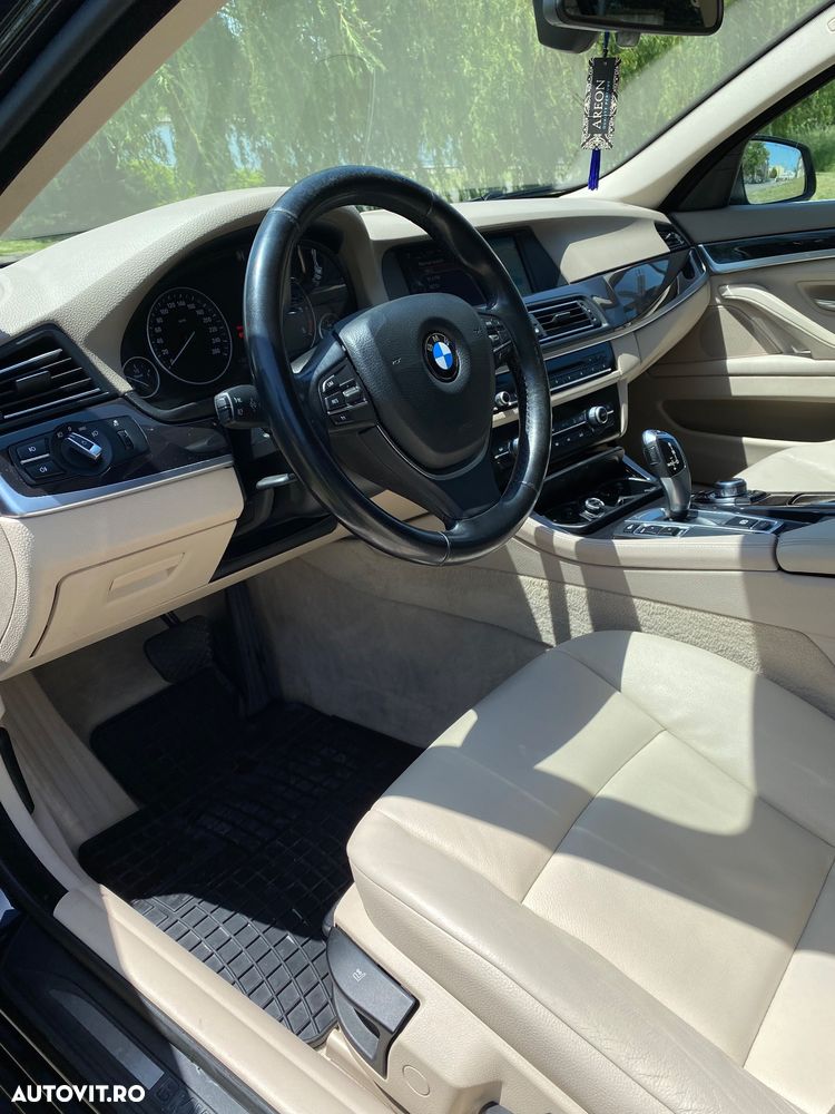 BMW Seria 5 520d Aut. Luxury Line - 2